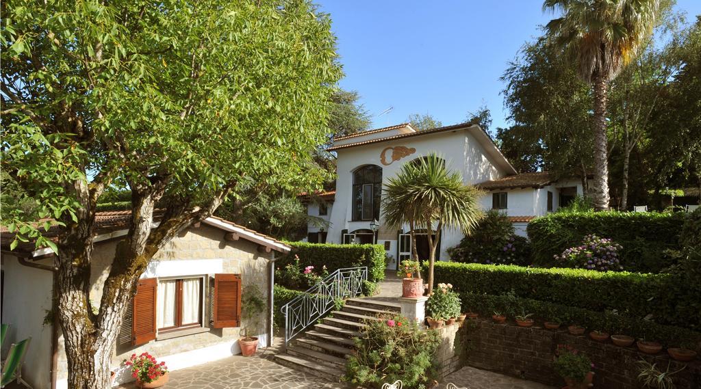 Hotel Villa Clementina Bracciano  Bagian luar foto
